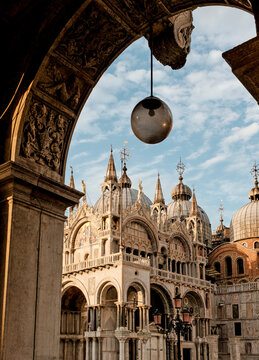 Fototapete - St. Mark's Basilica in Venice / Italy