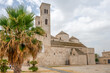 Molfetta - miasteczko na wybrzeżu w Puglia. Kamienna średniowieczna katedra będąca symbolem miasta