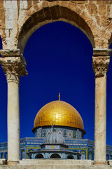 Wall Mural - The Dome of the Rock, Islamic shrine located on the Temple Mount in the Old City of Jerusalem. He is in its core one of the oldest extant works of Islamic architecture