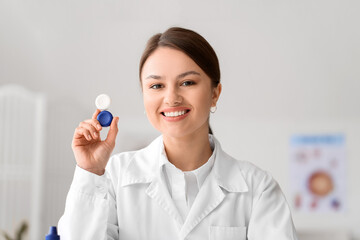 Poster - Ophthalmologist with contact lenses in clinic