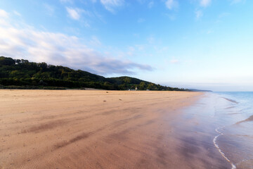 Canvas Print - Honfleur beach in Normandy coast