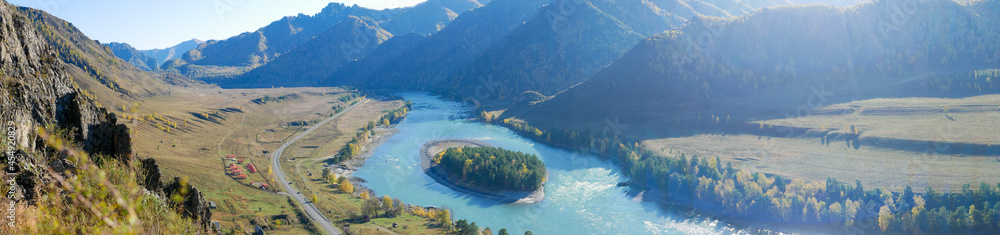 Autumn panoramic view of the turquoise Katun river and Altai mountains. Che-Chkysh, Altai Republic, Russia. - obrazy, fototapety, plakaty 