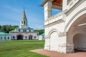 Wall Mural - Kolomenskoye belonged to the Grand Dukes of Moscow since the 14th century. The ensemble of the estate was formed in the 16-17 centuries and became the pearl of ancient Russian architecture.   