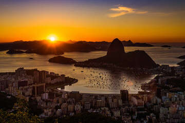 Fototapete - Golden Sunrise over Guanabara Bay in Rio de Janeiro with Sugarloaf Mountain in the Horizon