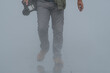 Fotograf bei der Arbeit im Nebel 
