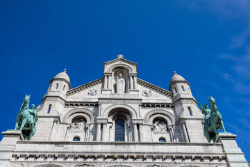 Poster - Low-angle shot of the Basilica of the Sacred Heart of Paris. France.