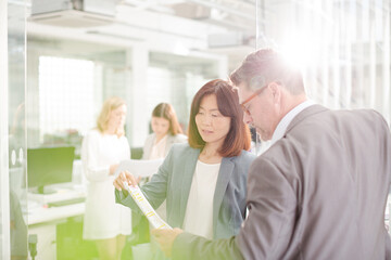 Poster - Business people talking in office