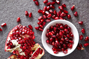 Canvas Print - pomegranate seeds in a bowl