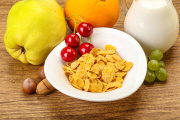 Breakfast with corn flakes and milk