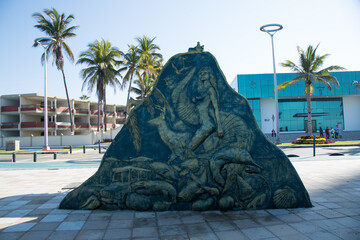 escultura en laton y cobre en el malecon de mazatlan sinaloa 