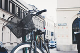 Fototapeta Paryż - Rower w mieście. Ekologiczny styl życia