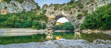 Vue de Vallon Pont d'Arc, site touristique en Ardèche, Sud de la France.	