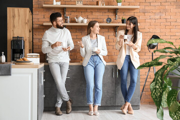 Canvas Print - People having coffee break in office