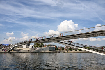 Canvas Print - Europe Belgique Namur  wallonie passerelle enjambée pont Meuse fleuve maison de la culture centre culturel Delta confluent sambre Meuse