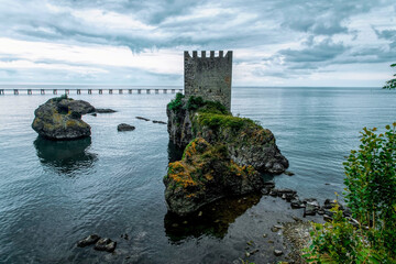 Canvas Print - Castle and the serene surface of the water	