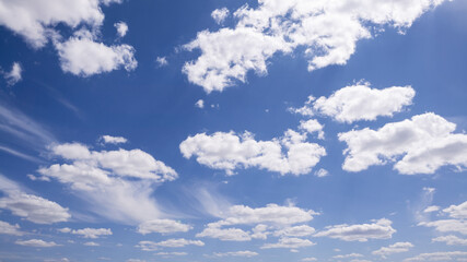 Wall Mural - Cumulus clouds with blue sky on a sunny day of summer. Beautiful cloudscape