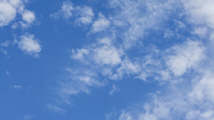 Wall Mural - Cumulus clouds with blue sky on a sunny day of summer. Beautiful cloudscape