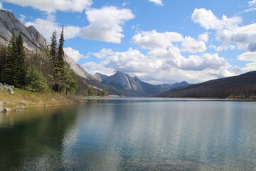 Naklejka na meble Calm Medicine Lake,  Jasper National Park, Alberta