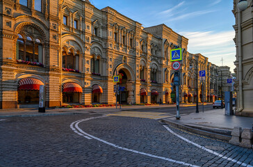 Fototapete - GUM store and Ilinka Street in Moscow, Russia. Architecture and landmarks of Moscow. Cityscape of Moscow