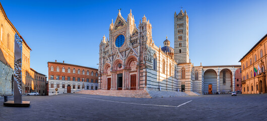 Fototapete - Siena, Italy - Duomo di Siena, beautiful panorama of Tuscany