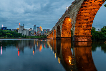 Wall Mural - Mill Ruins Park and Stone Arch Bridge at Sunset