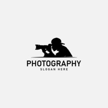 Silhouette Men Photographer Who Is Looking At The Camera. Vector Illustration
