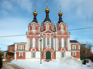 Wall Mural - Spaso-Preobrazhensky Cathedral on a winter day in the city of Kimry, Tver region