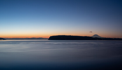 Wall Mural - sunrise mt rainier