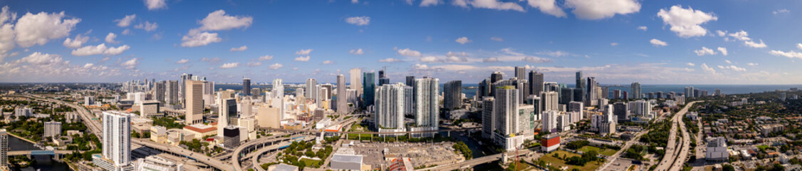 Fototapete - Aerial panorama Downtown Miami and Brickell as seen from west side