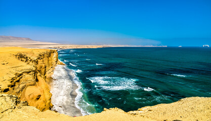 Canvas Print - Landscape of Paracas National Reserve in Peru