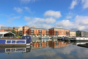 Wall Mural - Narrow boats in Worcester Canal Basin	