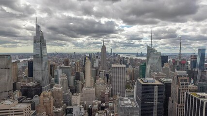 Fototapete - 2021 September New York City skyline buildings timelapse zoom out
