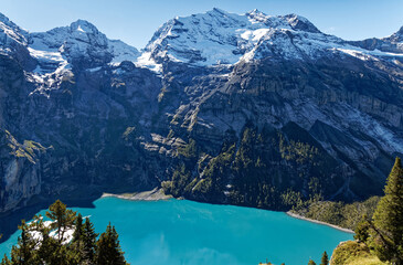 Sticker - Le lac Oeschinensee dans les alpes Suisses