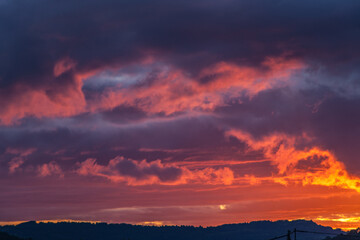 Poster - Allassac (Corrèze, France) - Ciel tourmenté au coucher du soleil
