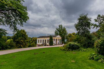 Wall Mural - Herbstlicher Spaziergang durch die Klassiker Stadt Weimar und ihren wunderschönen Park an der Ilm - Thüringen