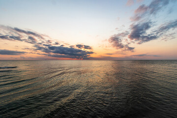 Canvas Print - sunrise over the sea