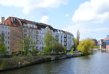 Sticker - Panorama am Fluss Spree im Stadtteil Moabit, Tiergarten, Berlin