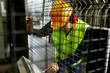© Dangubic/Westend61 - Man operating machine in industrial factory