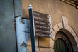 © Nadine Ginzel/Westend61 - Italy, Veneto, Verona, Directional signpost standing outdoors