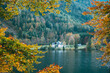 Vorderer Langbathsee Seehaus im Herbst