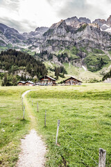 Wall Mural - Wanderweg, Wiese, Alm, Alphütte, Weiler, Dorf, Chalet, Barme, Wallis, Valais, Schweiz, Alpenpässe Weg, wandern, Gebirge.