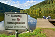 Verbotszeichen „Bootssteg nur für Rettungsdienste“  am Marbach-Stausee bei Hüttental im Odenwaldkreis