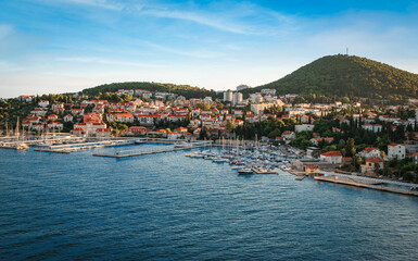 Fototapete - Dubrovnik, Croatia landscape and harbor view.