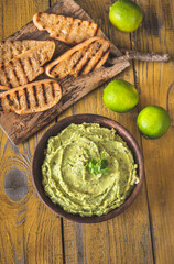 Wall Mural - Bowl of guacamole