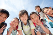 © amanaimages - 笑顔の小学生6人