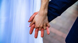 Fototapeta  - Ślub dłonie zaręczeni wesele razem obrączki