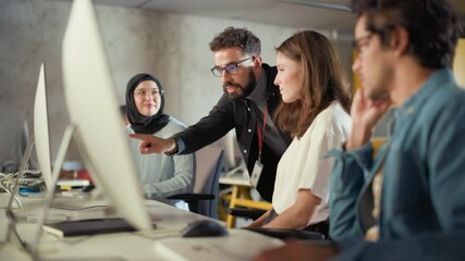 Fototapete - Lecturer Helps Scholar with Project, Advising on Their Work. Teacher Giving Lesson to Diverse Multiethnic Group of Female and Male Students in College Room, Teaching New Academic Skills on a Computer.