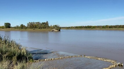 Sticker - Epave de bateau sur une île de l’estuaire de la Garonne dans le Médoc en Gironde