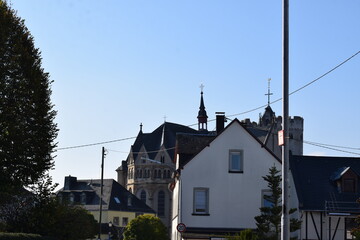 Poster - Stadtstraße mit der Kirche in Münstermaifeld