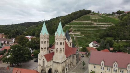 Wall Mural - Weinberge und Kirche in Freyburg an der Unstrut, Deutschland